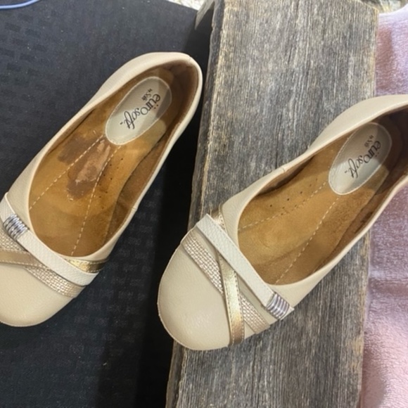 Tan Flats Size 6.5 - Picture 7 of 12